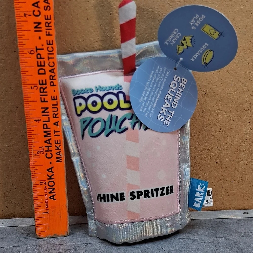 Bark Booze Hounds Pool Boy Pouches Whine Spritzer Toy Size M 20 - 50 Pounds NWT